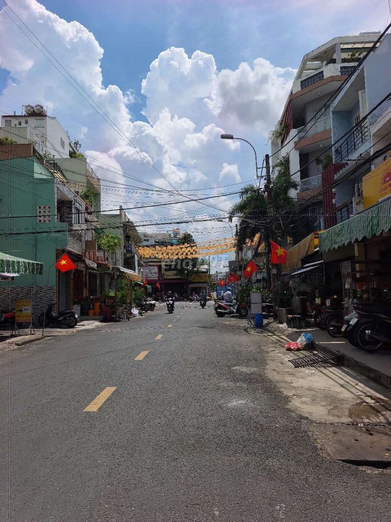 THÔNG RA THÀNH THÁI- ĐƯỜNG 3/2- CHỦ THIỆN CHÍ GIẢM CHÀO- HXH-NHỈNH 7đ.