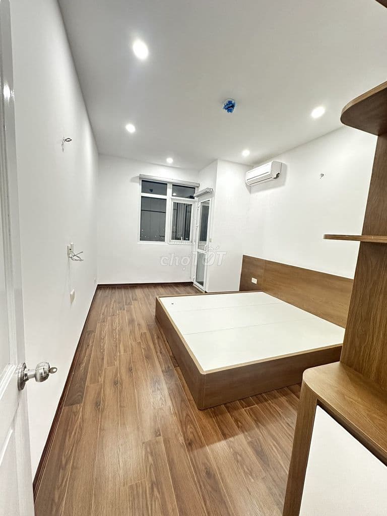 Chính chủ cần bán chung cư cao cấp 115 m2,3 PN,tòa Trung Yên Plaza