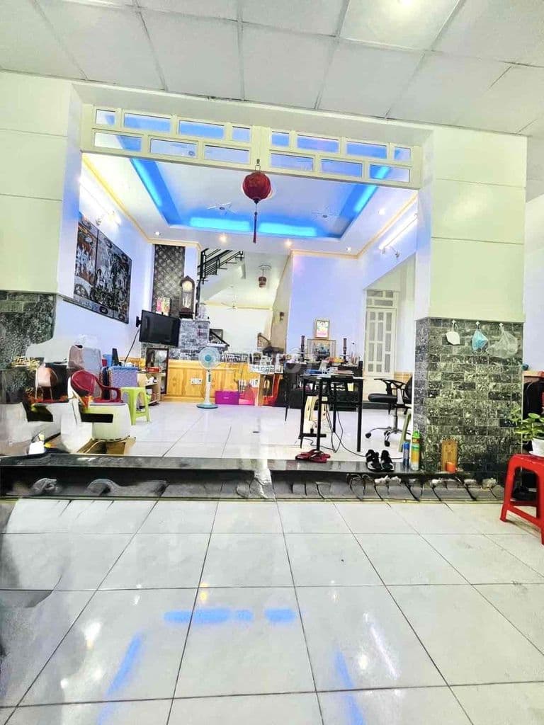 Gấp Bán - Hẻm 8M - 90m2 / 6m x 15m / 4PN - Chỉ 6.x Ty - Ảnh 2