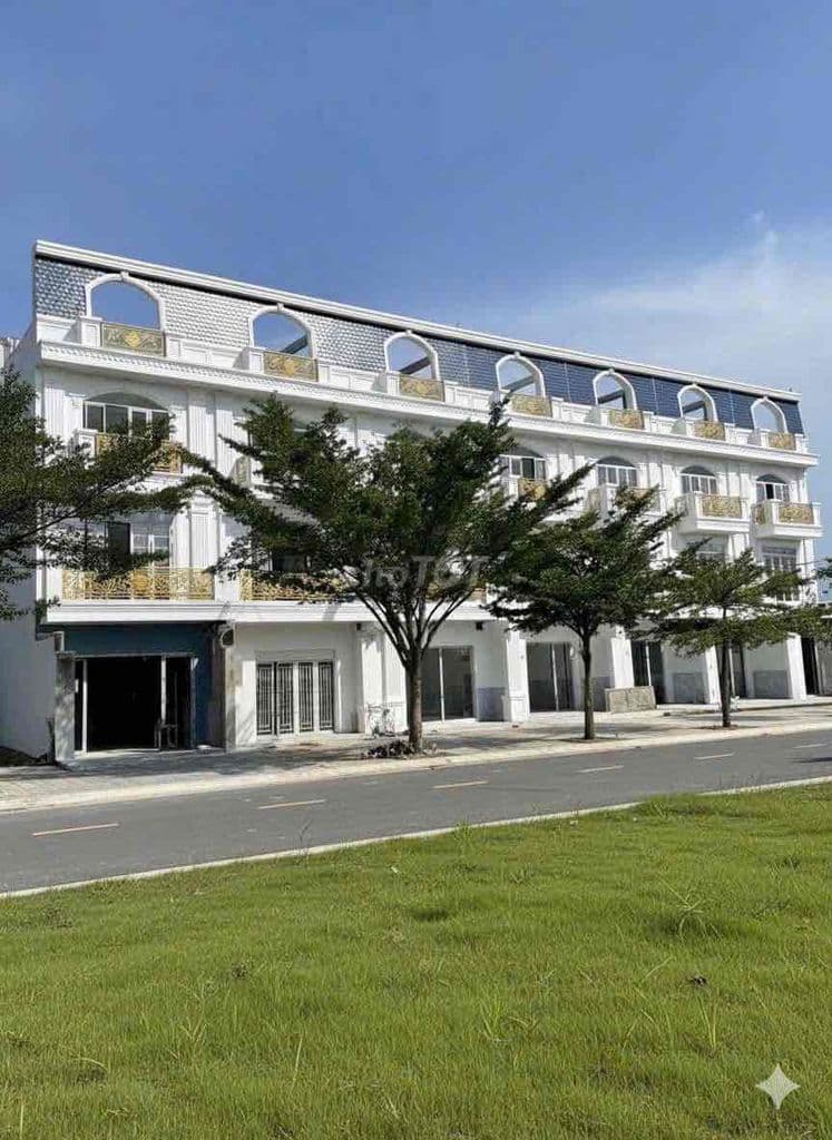 Nhà Phố 3 Tầng Sân thượng Sổ Riêng 5 x 16 mới 100% full nội thất Mt 8m - Ảnh 2