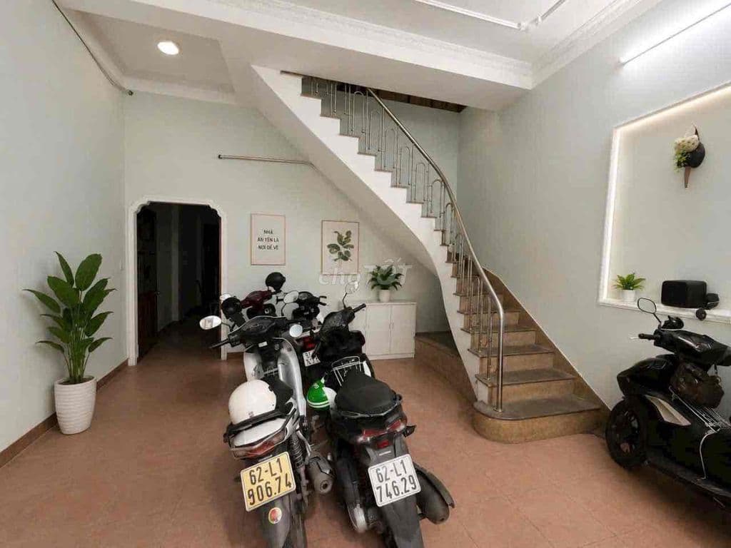 Bán nhà Tôn Đản ngang 6m vuông gần MT