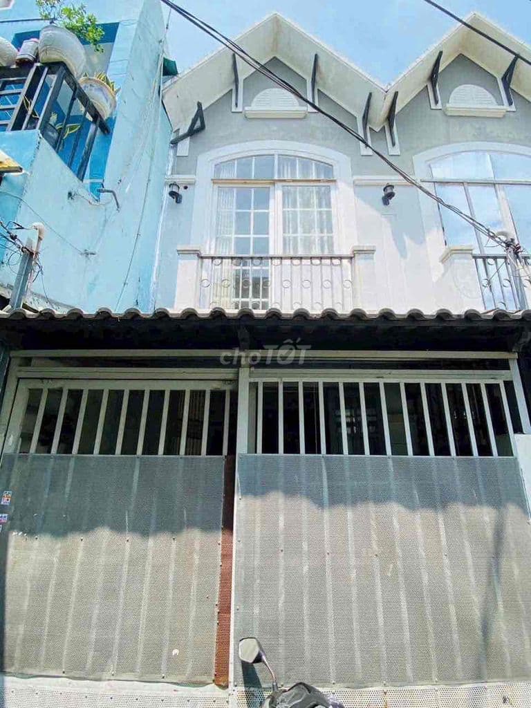 Nhà ngay chung cư sổ hồng