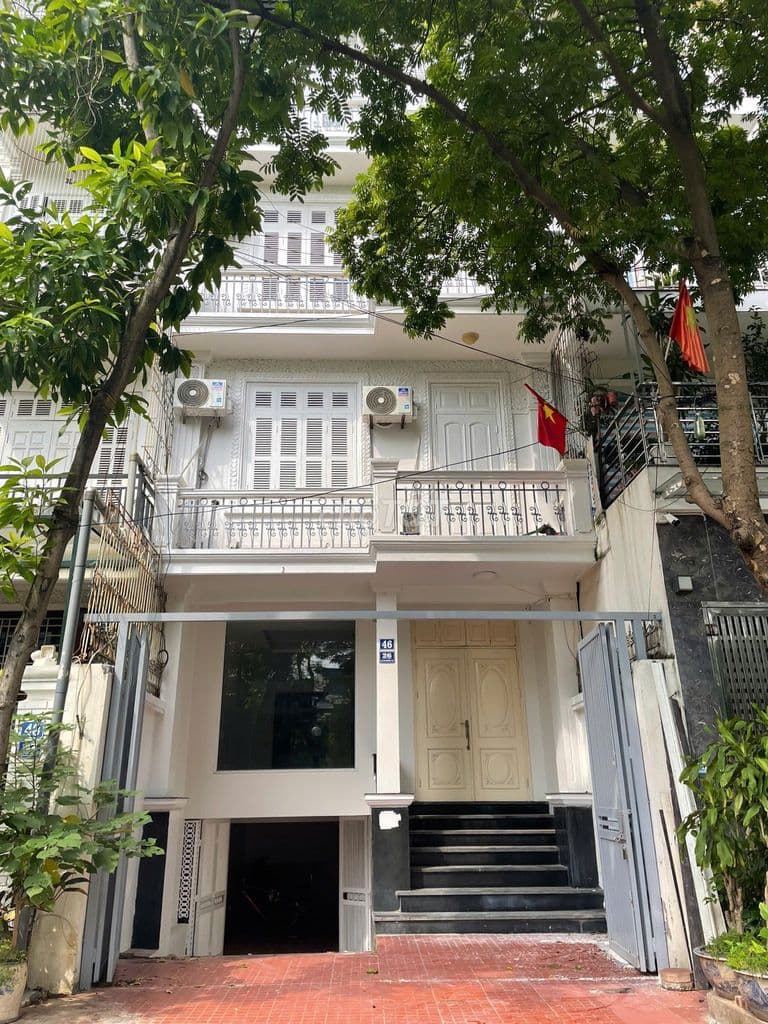 Cho Thuê MBKD 46 Nguyễn Vĩnh Bảo (song song phố Trung Hòa) ô tô đỗ cửa