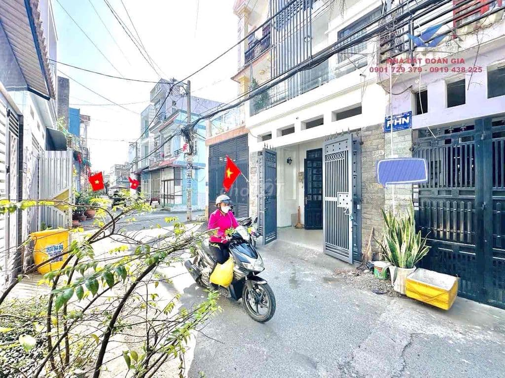 Nhà đẹp 4m x 15m 3 tầng hẻm nhựa 6m thông đường Lâm Thị Hố Q12 - Ảnh 3