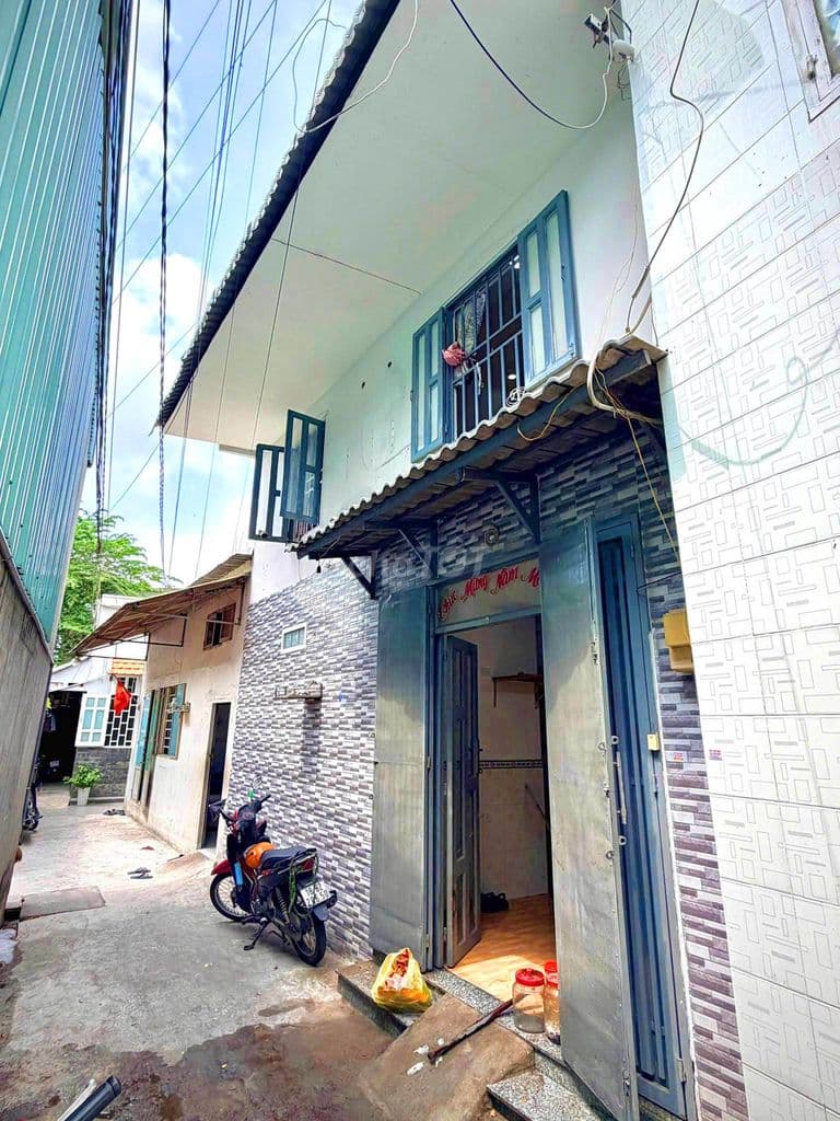 HẺM LÊ VĂN PHAN SAU CĂN MT TIỆN BUÔN BÁN