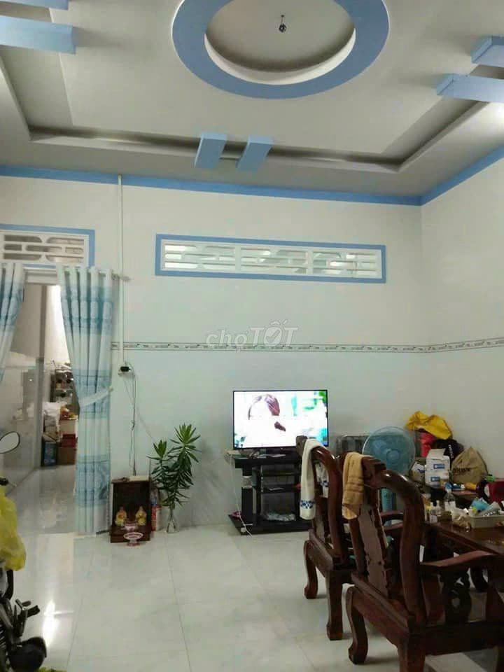 Bán nhà c4 dt 85,7m2 Sổ Hồng Riêng ấp Chợ Tân Phú Trung giá 810 triệu