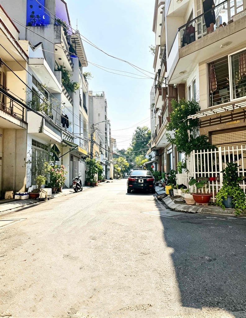 BÁN NHÀ 4 TẦNG LÊ THÚC HOẠCH- TÂN PHÚ- NGANG 5M - HẺM XE HƠI 8M - 80M2