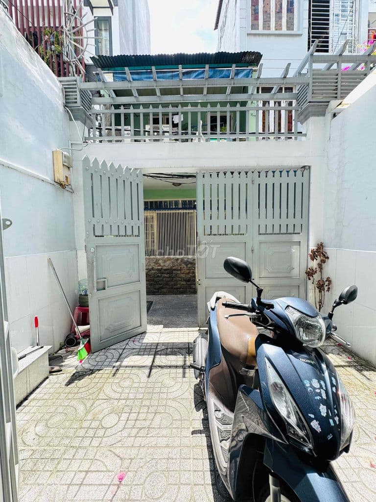 Bán Nhanh Nhà Lạc Long Quân - Tân Bình - Hẻm Thẳng Trục - 47M2