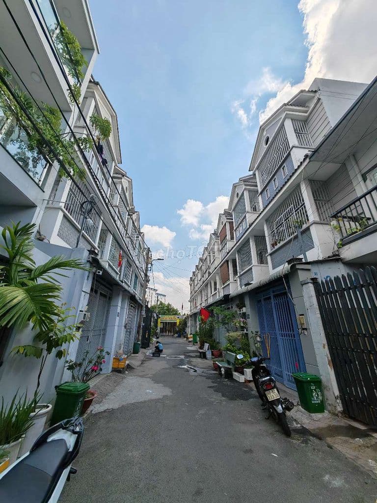 BÁN NHÀ HIỆP PHÚ GẦN VINCOM Q.9