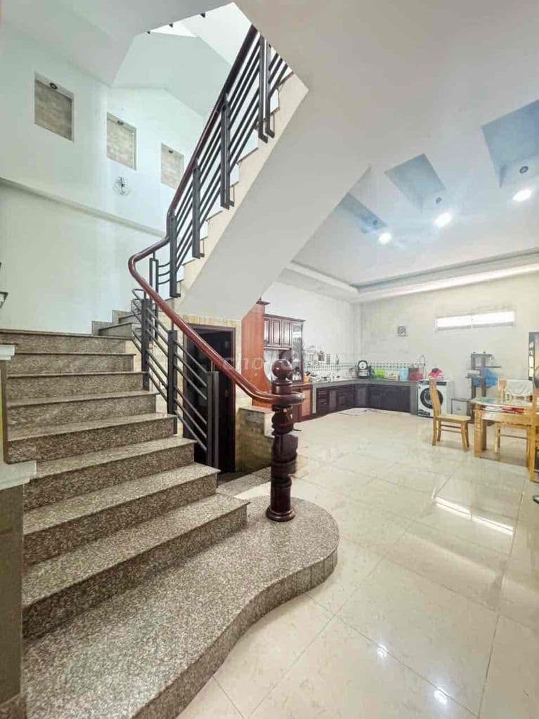 Bán nhà 1 trệt 2 lầu 5x18m hẻm xe hơi đường số 10 P. Tăng Nhơn Phú B - Ảnh 2