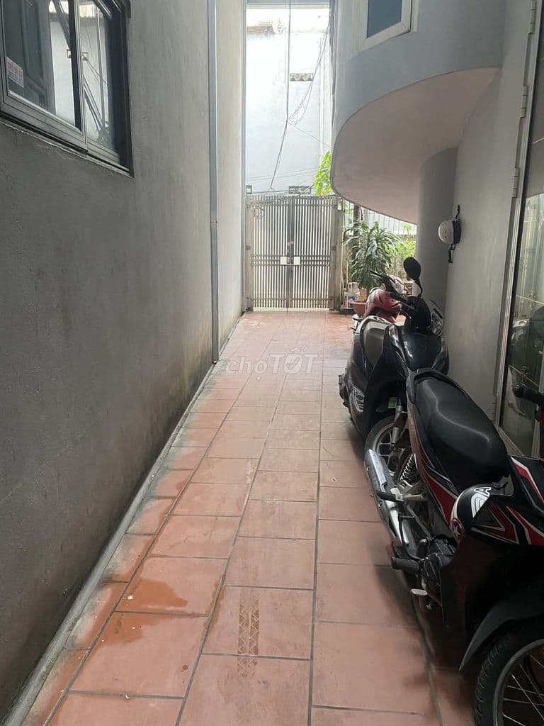 Phòng trọ 20m2 ngõ 75 đường Hồ Tùng Mậu cạnh Đại Học Thương Mại