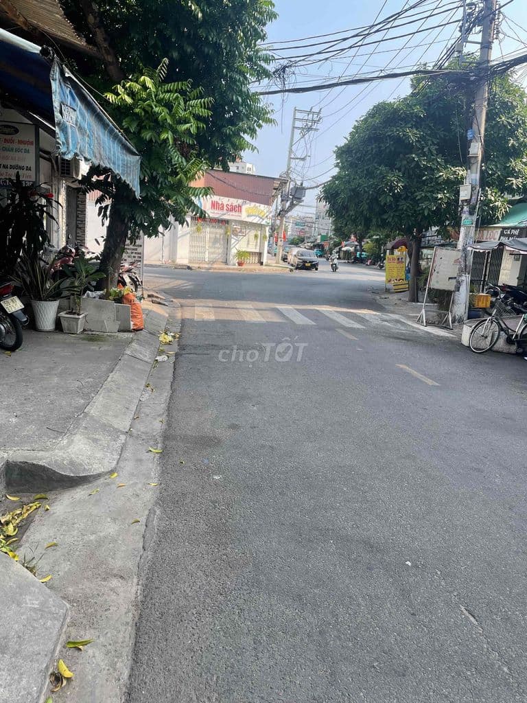 Bán nhà HXH sát Lê Thúc Hoạch 4 tầng, 4 PN, 88m2, nhà mới, 6.X tỷ