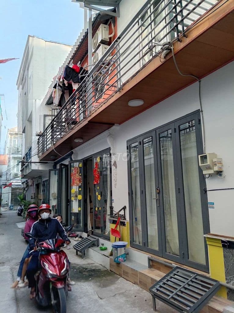 Bán nhà q8..giá rẻ.. ngang 3x8. đúc 1lau.. kiên cố.. đường lớn xe. - Ảnh 2