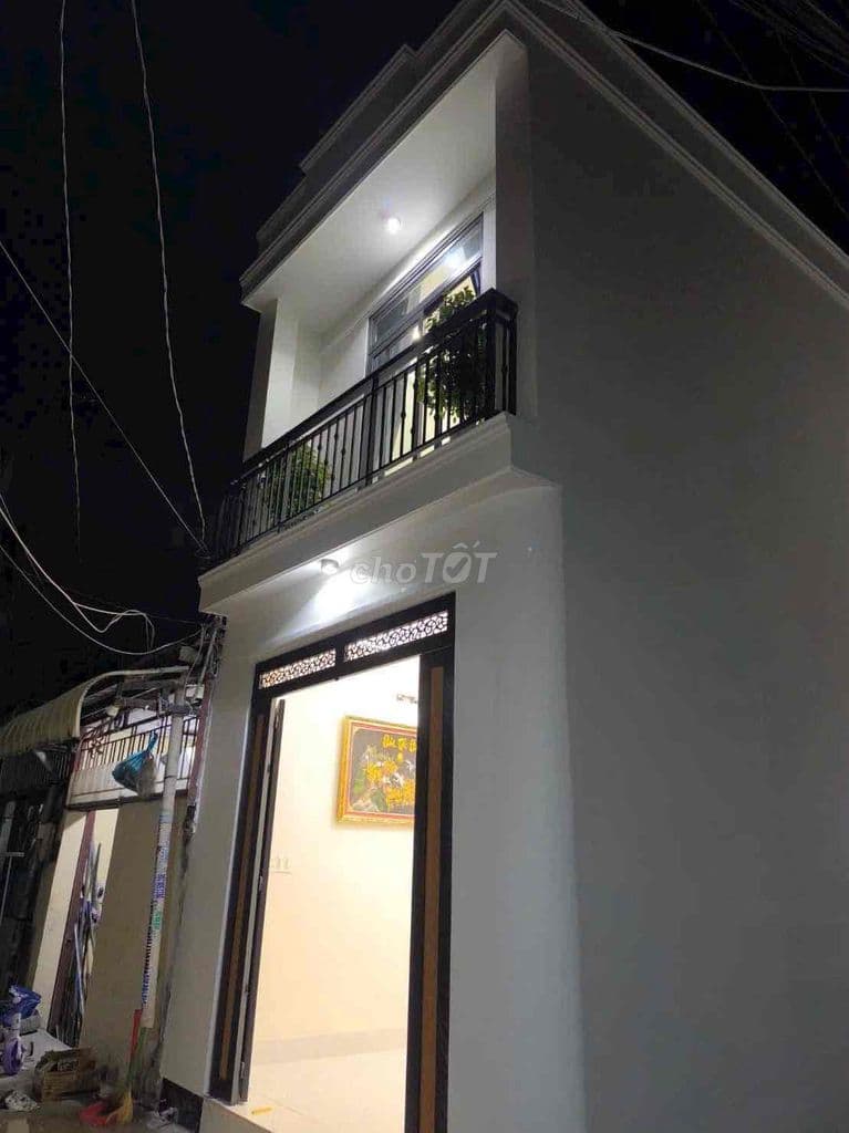 nhà góc 2 mặt tiền HT07, Q12, 3.5x8m, 1 lầu 2PN 2 ban công