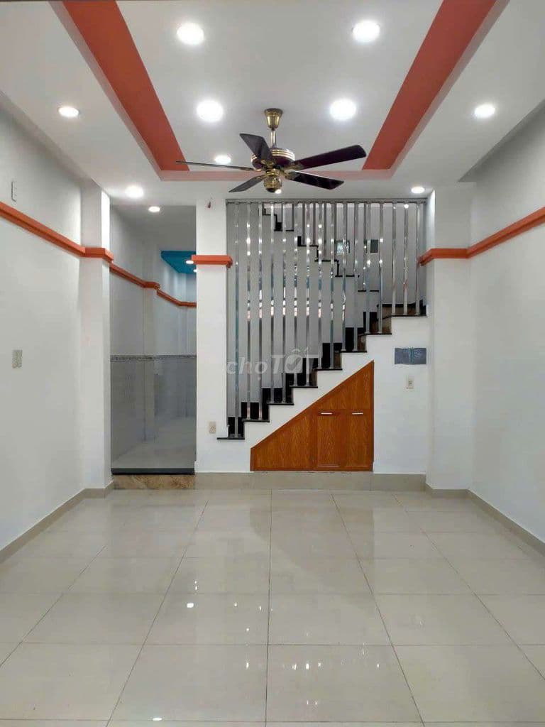 Nhà đán đẹp lung linh 4x13m - Ảnh 2