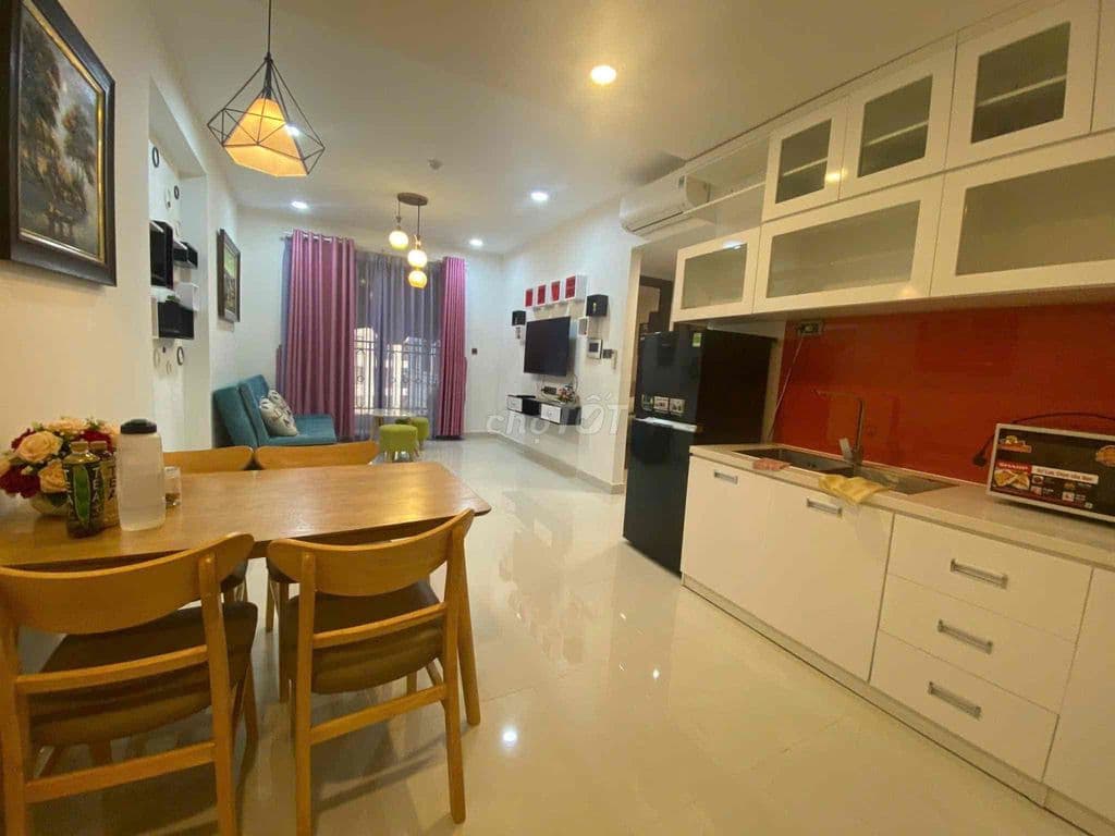 Bán Saigon Royal giá tốt 2pn 6.850tỷ