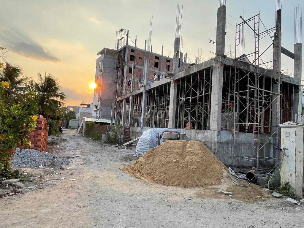Bán đất thuộc 1 sẹc đường vườn lài gàn cầu sắt qua gò vấp