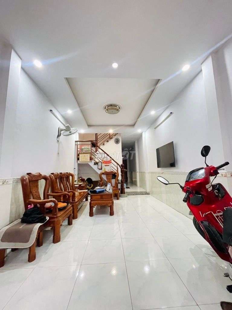 NGAY BỜ KÈ THAM LƯƠNG , EMART 2 ,DT 50M ,3PN ,CHỈ NHỈNH 3 TỶ - Ảnh 3