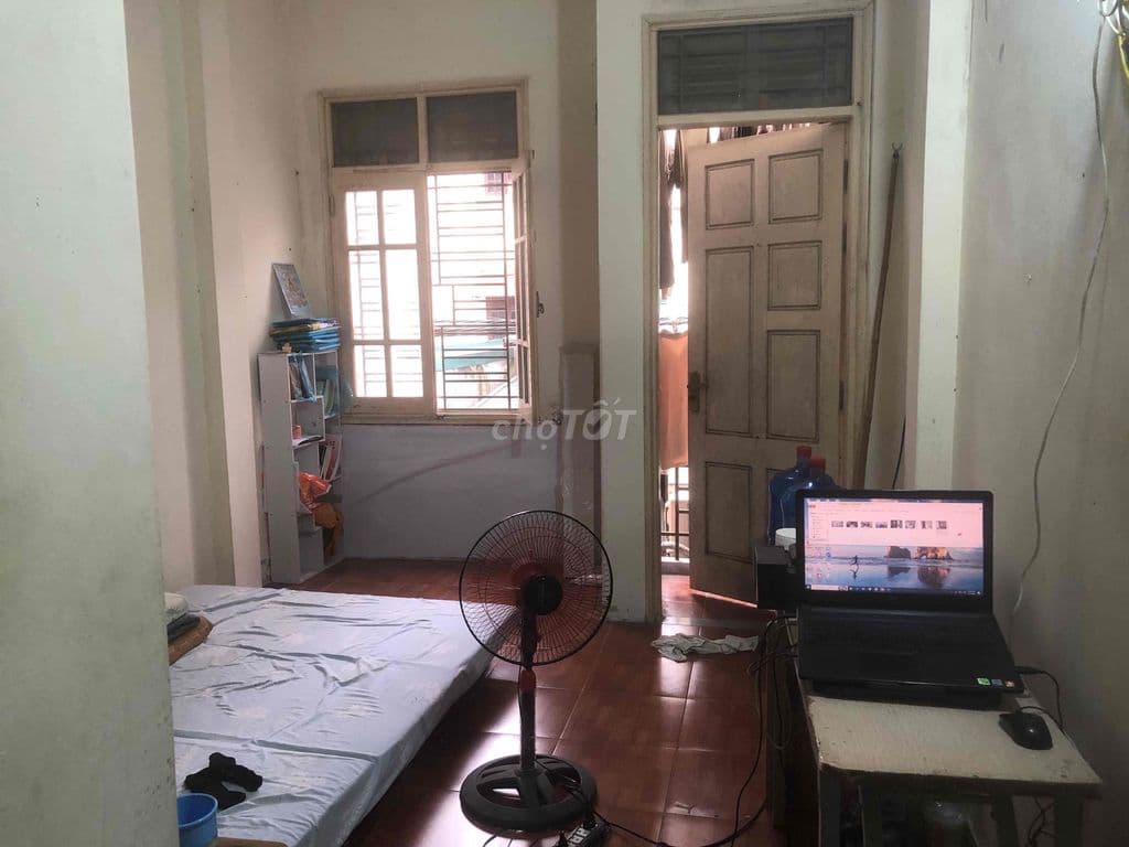 Phòng trọ 20m2 đường Ngọc Hồi