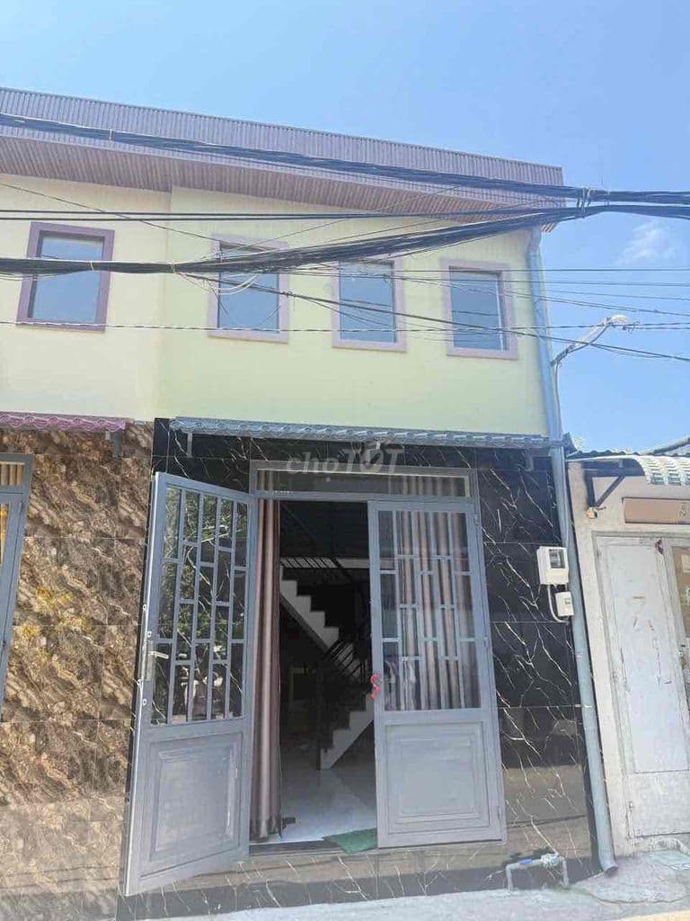 Nhà bán c4 . DT 3m4x10 . lửng .1 phòng.1 wc hẻm 6m