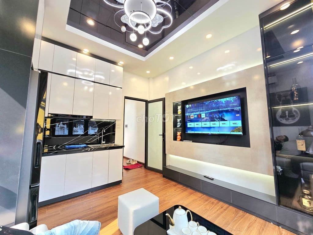 LÔ GÓC-FULL NỘI THẤT-KINH DOANH OTO- GIÁ ĐẸP