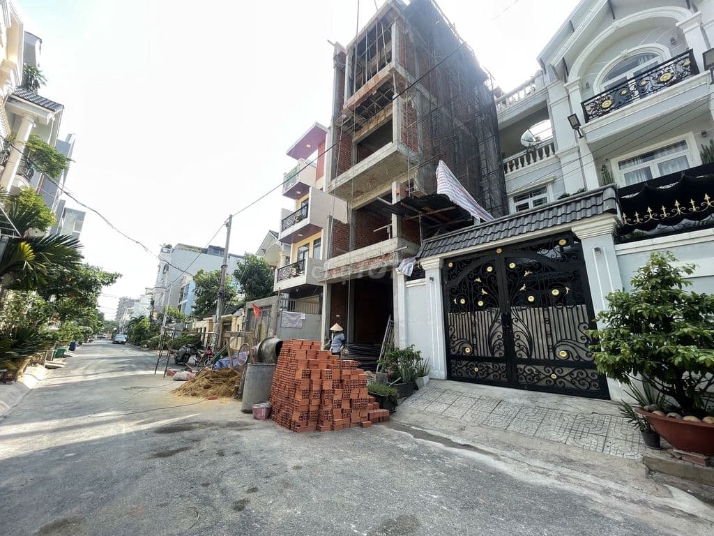 BÁN GẤP ĐẤT ĐƯỜNG HIỆP BÌNH !!! NGANG 8M5 - 130M2