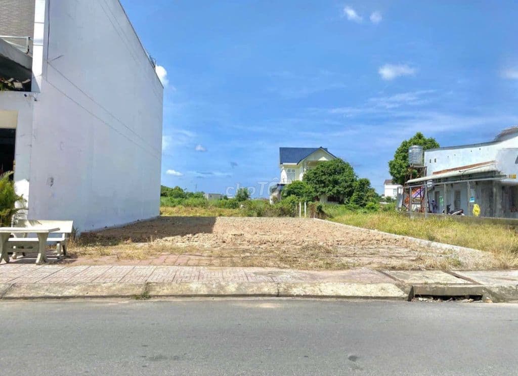 NGỘP CẦN BÁN GẤP THANH TOÁN NỢ SHR 225M2 FULL THỔ THỊ TRẤN CỦ CHI