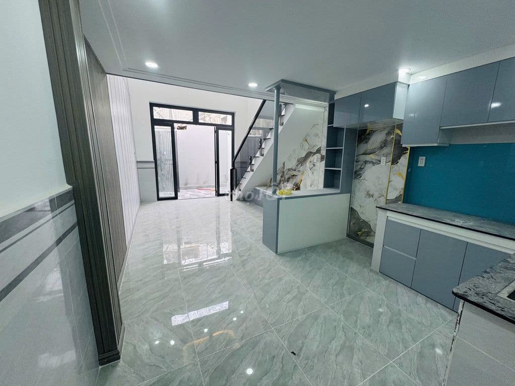 Cần bán nhà đg HT13 gần ngã ba Đông Quang, 1T1L 3PN giá 2tỷ175 TLmạnh - Ảnh 2