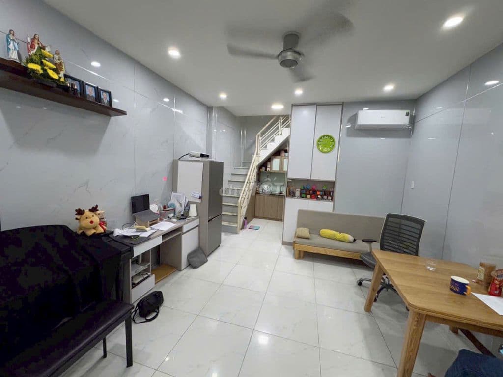 CẦN BÁN GẤP NHÀ PHỐ TRỆT, LỬNG, TUM, 2 PHÒNG NGỦ, 2 WC - Ảnh 3