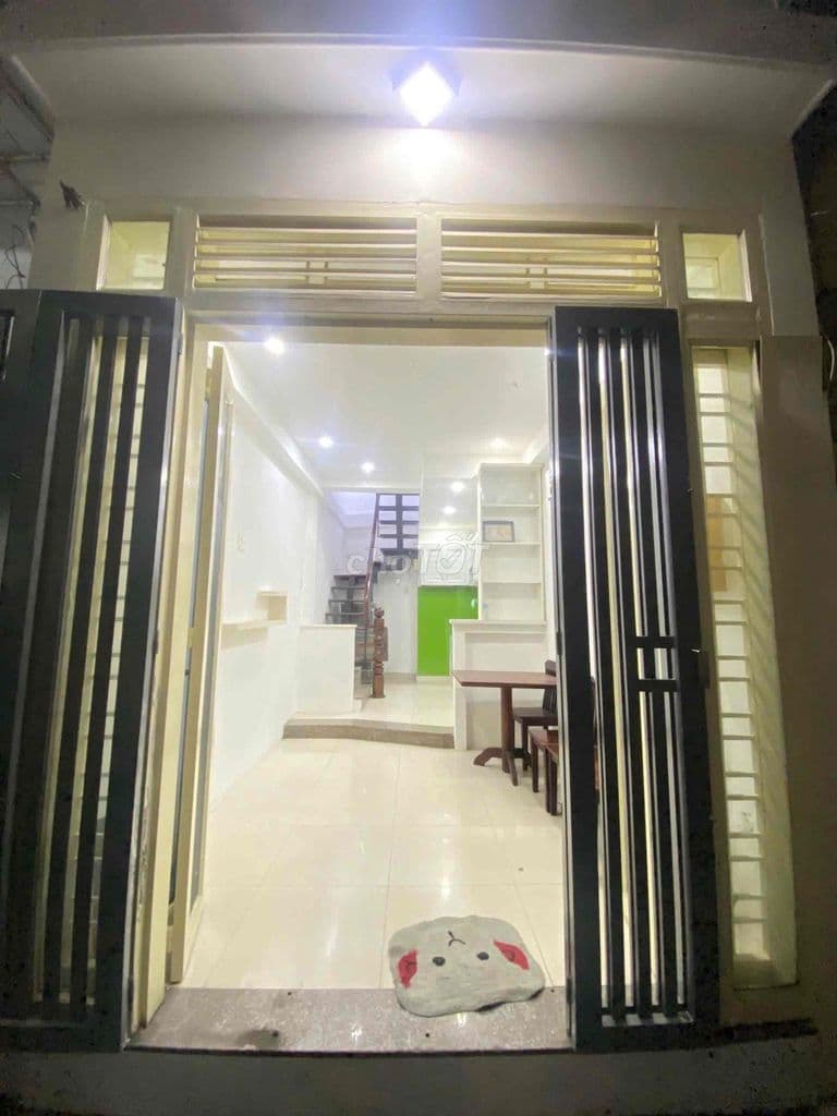 Nhỉnh 4 tỷ Nhà 5 tầng Quận 10 cách MT đúng 2 căn nhà, đầy đủ nội thất - Ảnh 2