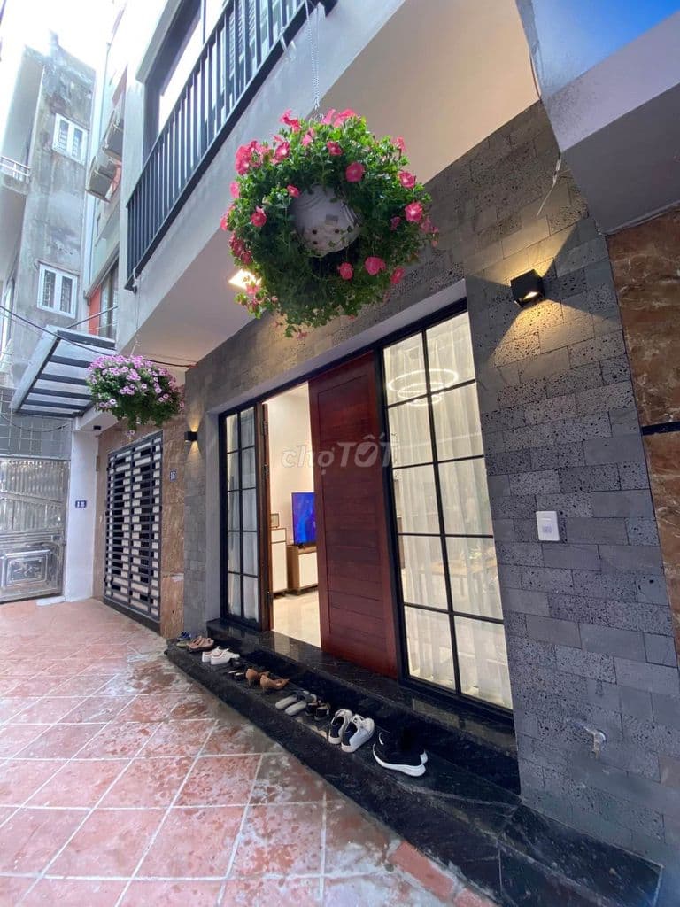 Bán nhà 35m² Lâm Du, Long Biên, nhà đẹp, có lộc