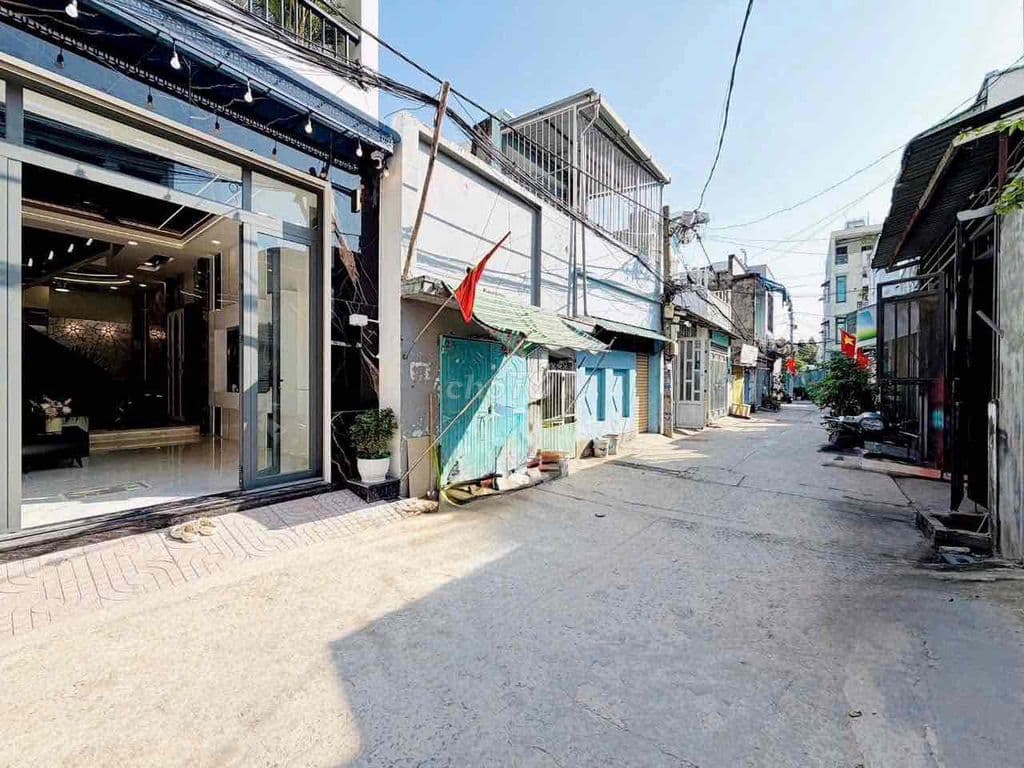 Hơn 5Tê Nhà Xây Mới. Hẻm Xe Tank. Vị Trí Đẹp. Giáp Gò Vấp - Ảnh 2