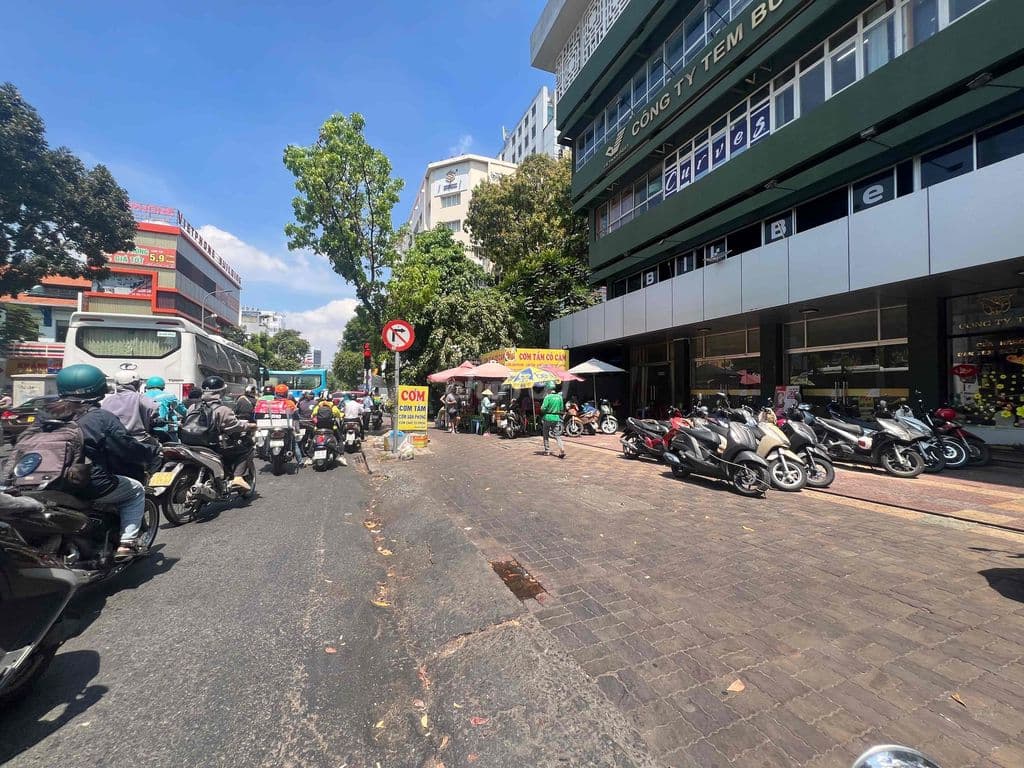 Bán Nhà 2 Mặt Tiền Đinh Tiên Hoàng Q1