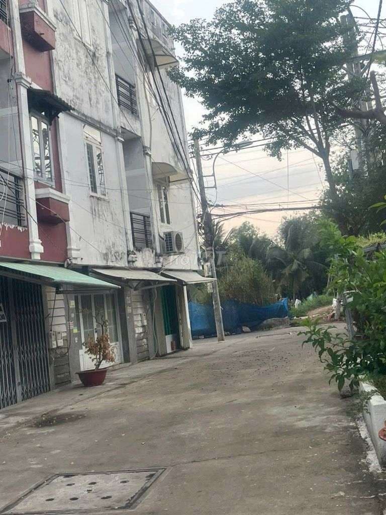 NHÀ ĐẸP.HẺM XE TẢI THÔNG.GẦN 3 TRƯỜNG ĐẠI HỌC.THUẬN ĐI Q7.1. 5 PHUT - Ảnh 2