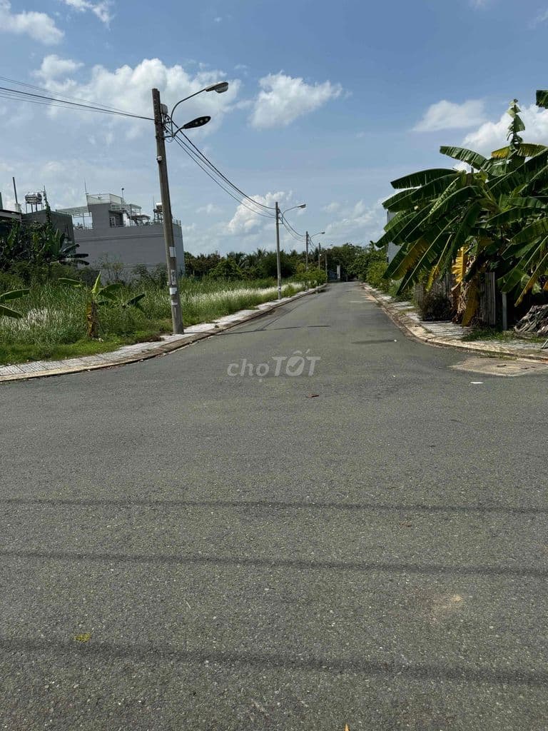 Bán lô đất mặt tiền đường 10m long phước - Ảnh 2