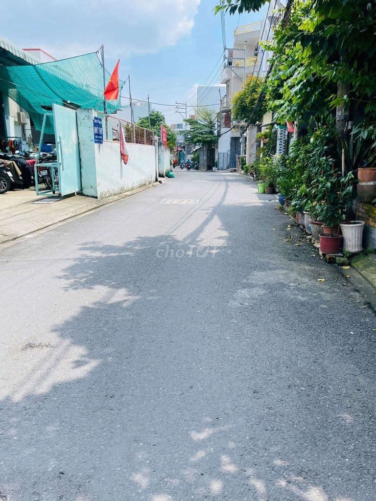 Lô đất 5,35m x 26m. 131m2. Mặt Tiền Đường Thới An 18