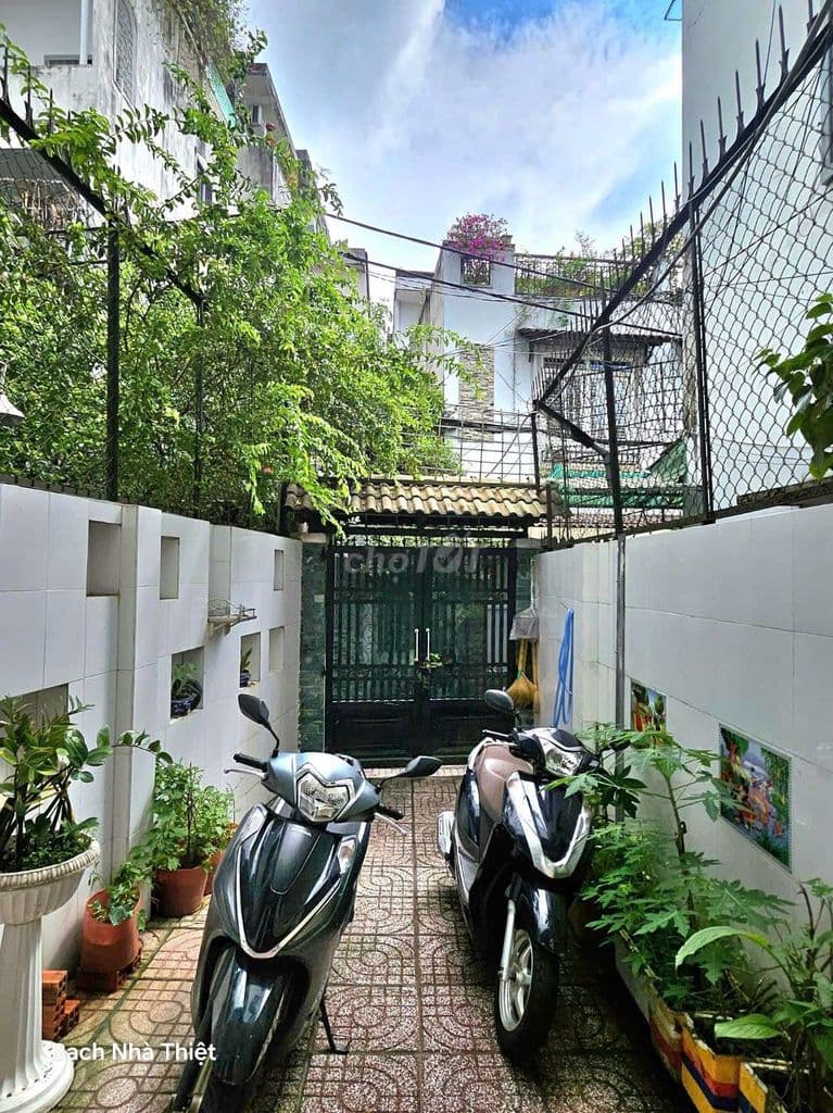 Nhà ngay trung tâm, hẻm 1 séc, ko quy hoạch - Ảnh 2