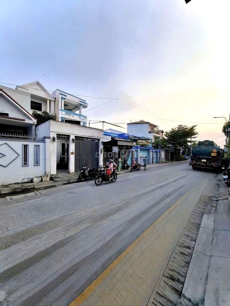 Ngộp Bank Bán nhà 4 tầng mặt tiền đường Đào Tông Nguyên. Giá 8.9 tỷ - Ảnh 3