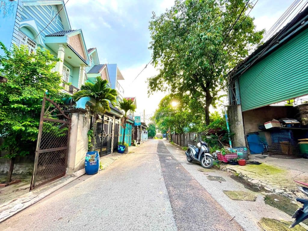 Bán đất tặng nhà, đường 10m, 8mx18, chỉ 5,49 tỷ ngay Phan Văn Hớn - Ảnh 3