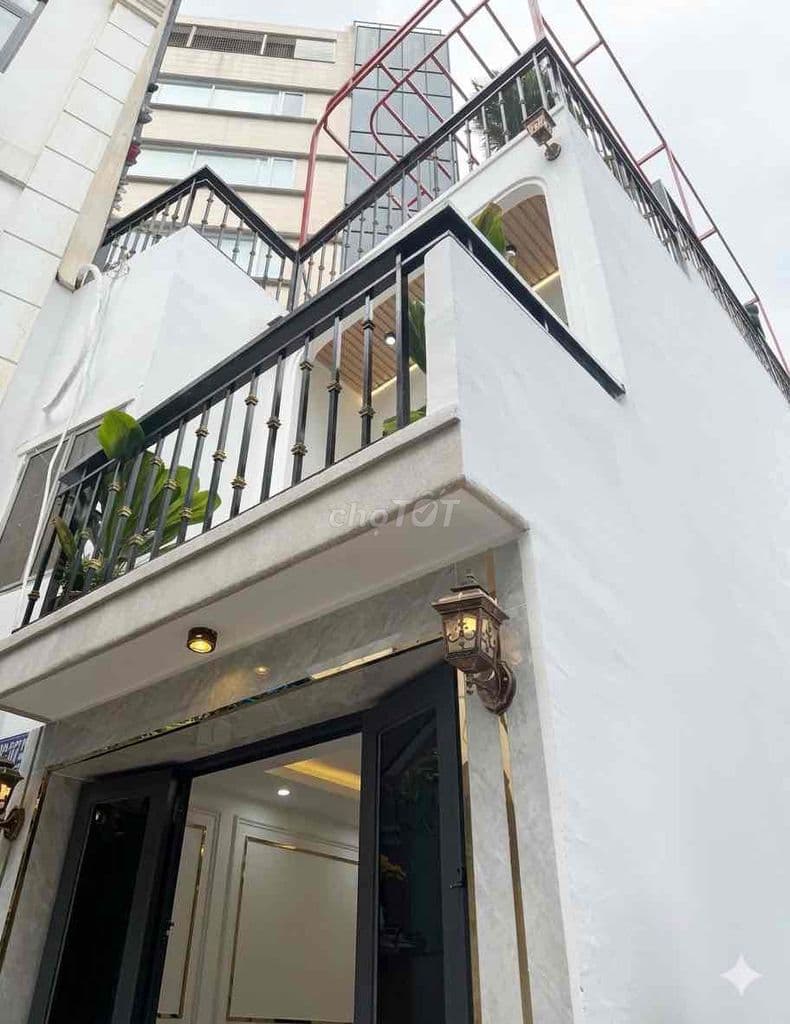 HẺM XE HƠI ĐỖ CỬA - NGAY TRẠM METRO VĂN THÁNH GIÁP Q1 - 4 PHÒNG NGỦ