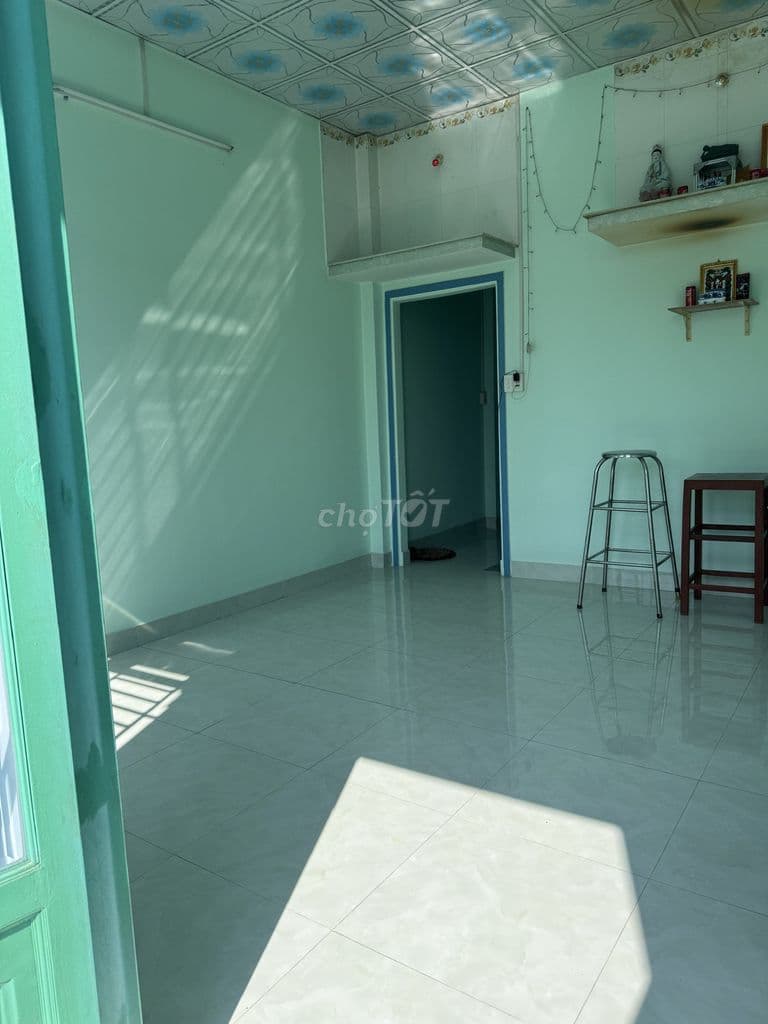 Nhà hẻm cấp 4 ngang 4m Phạm Hùng P 4 Quận 8. Nhà nở hậu hẻm thẳng