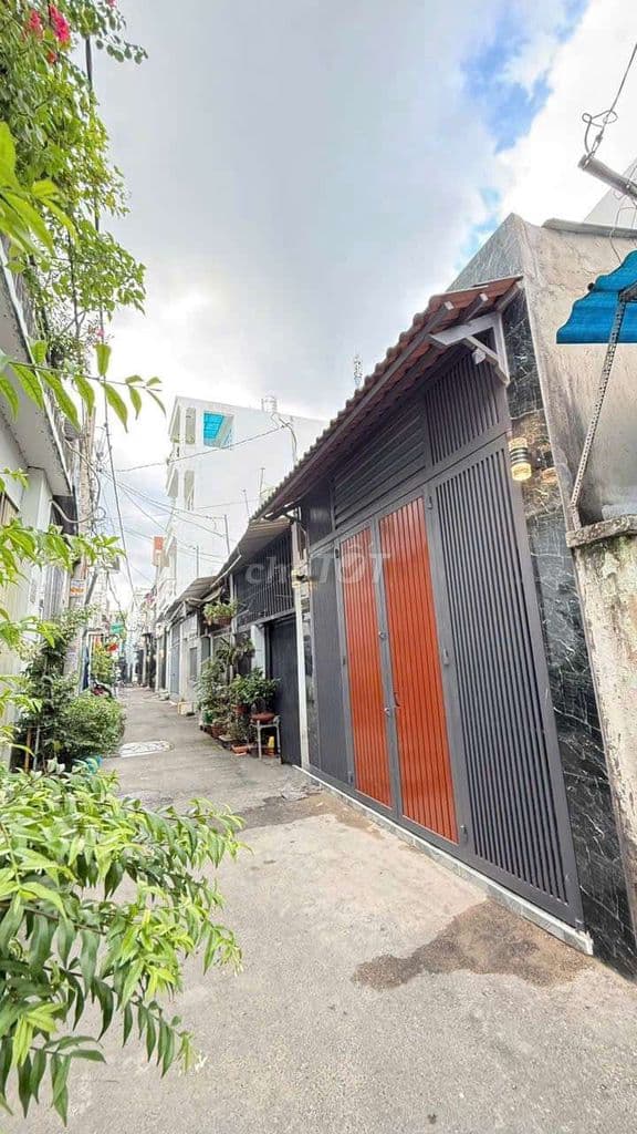 Hơn 2ty nhà 4x13 1lầu 2PN khu dân cư tương lai làm dc sổ Hiệp Thành 17