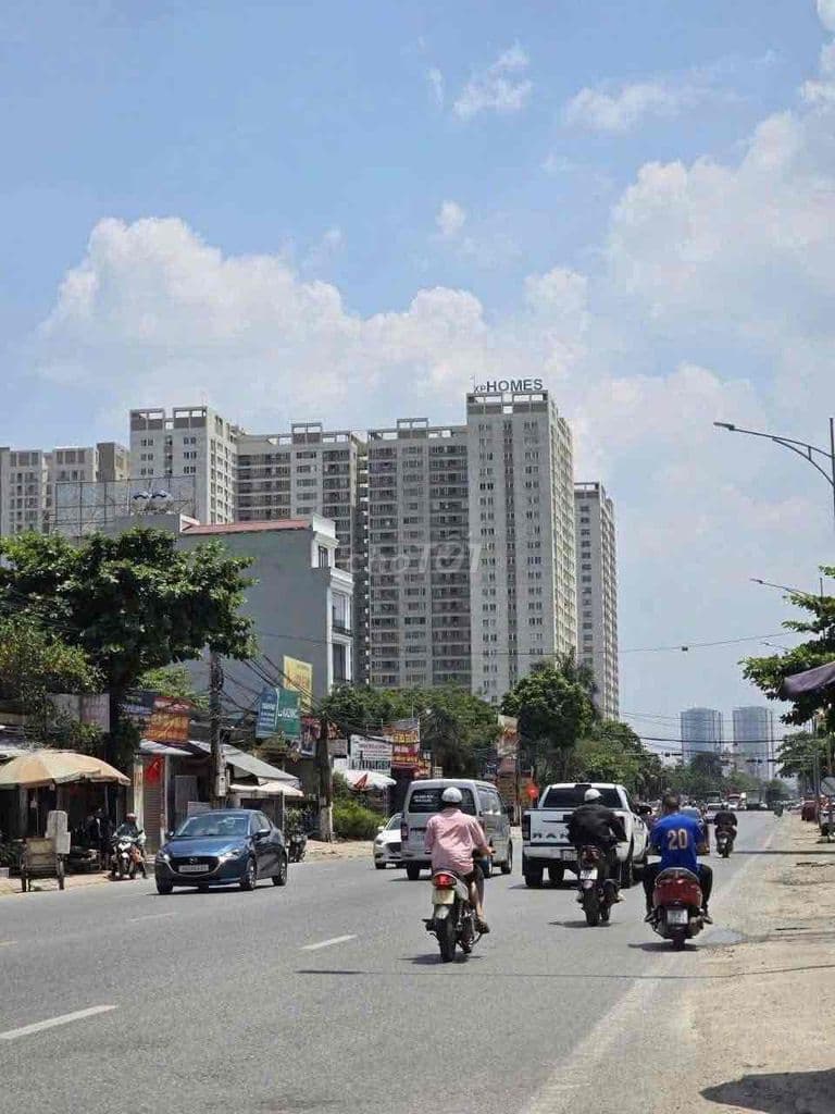 NHÀ DÂN XÂY 3 tầng x91m2 , 6 ngủ , ô tô gần sát QL32 , KDTTân Tây Đô