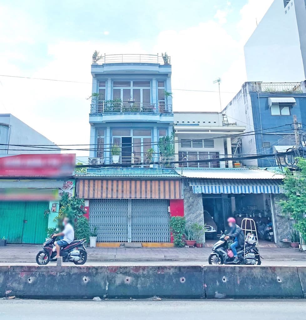 Nhà 2 lầu mặt tiền kinh doanh Huỳnh Tấn Phát, Quận 7