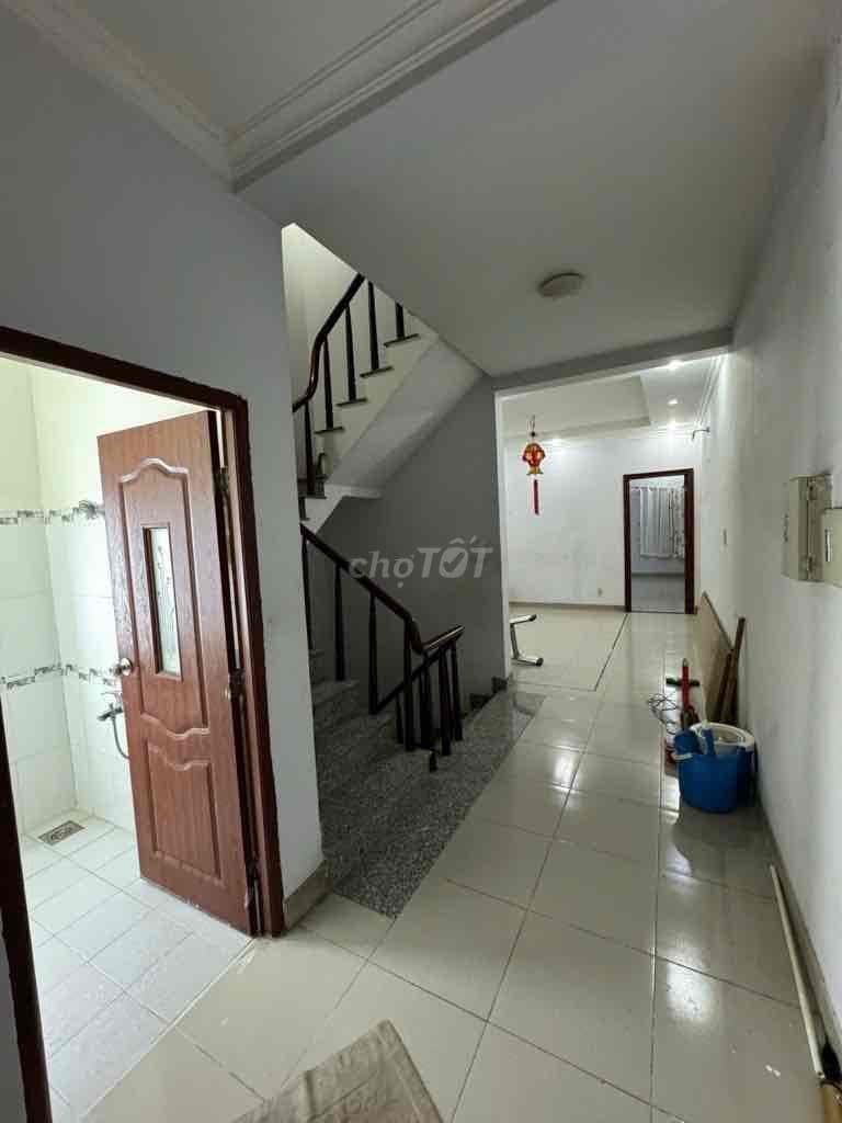 Nhà 4 Tầng 78M2 Ngay Vòng Xoay Tùng Thiên Vương P12 Q8 - Ảnh 3