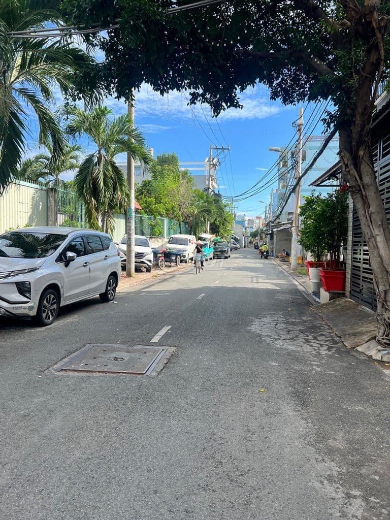 Nhà trọ ,tiện xây mới, 7x15m ,6 phòng ,có gác ,Lê Văn Quới ,Bình Tân.