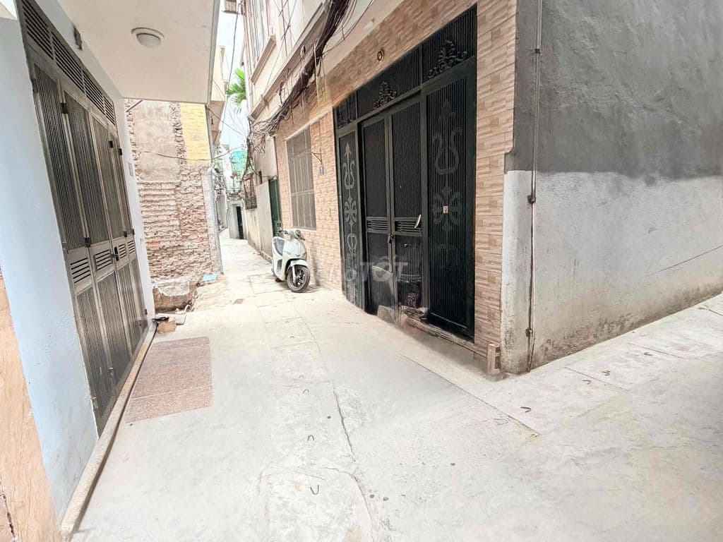 chính chủ bán nhà phố phan đình giót căn góc , sổ đỏ 25m2 nhà 3 tầng