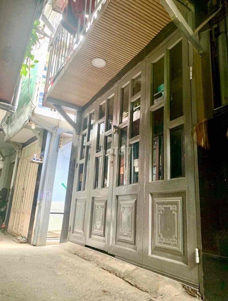 Tôi bán nhà 30 m2, 1 trệt, 1 lầu, tuyệt đẹp, P. phú thuận , Quận 7 Giá