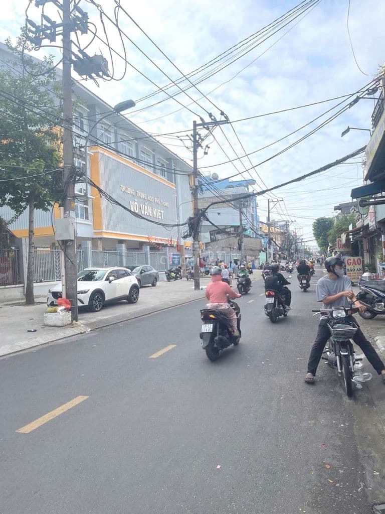 Chính chủ bán nhà 4T,4PN ,khu siêu hiếm nhà bán ,đang cho thuê 17tr/th