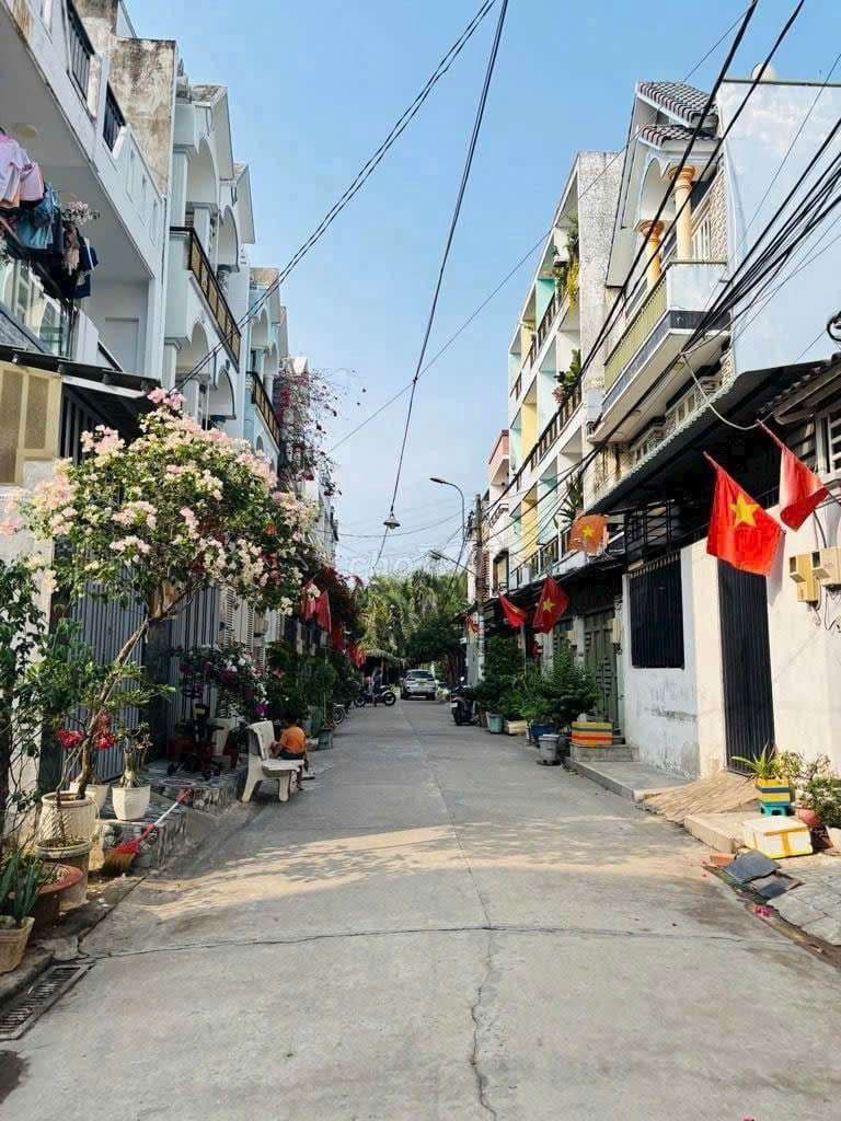 bán đất hiện hữu be ngang 8 m lê văn lương phước kiểng đường xe hơi